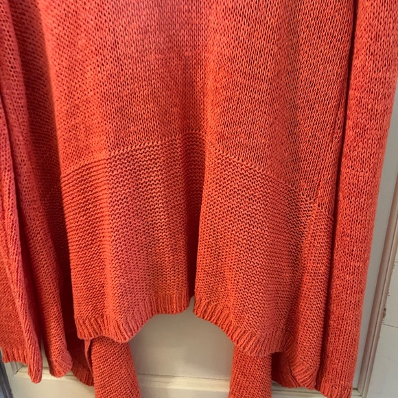 Beautiful coral cardigan from London - Picture 2 of 4
